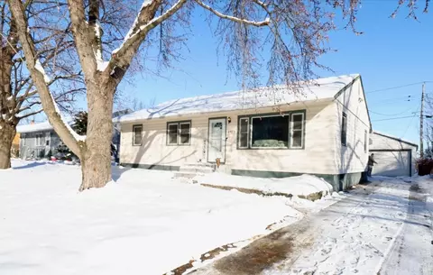 1975 Pioneer Dr, Beloit, WI 53511