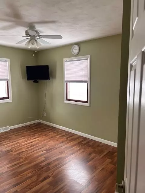 Bedroom - 401 E 6th Ave, Brodhead, WI 53520 photo 2 of 5