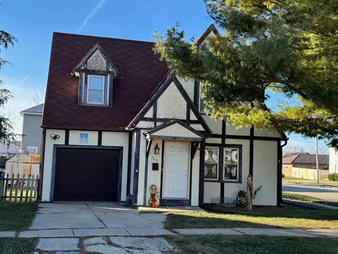 745 Caroline St, Janesville, WI 53545