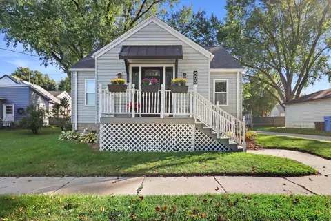 505 W Green St, Watertown, WI 53098