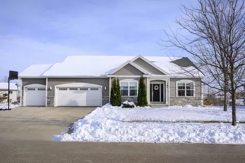 6662 Dusky Gln, Windsor, WI 53598