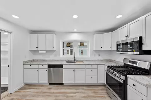 6616 20th Ave, Kenosha, WI 53143