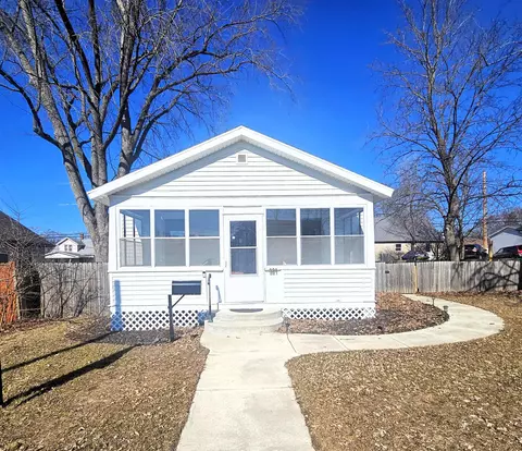 321 E Carroll St, Portage, WI 53901