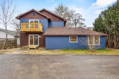 609 E Main St, Stoughton, WI 53589