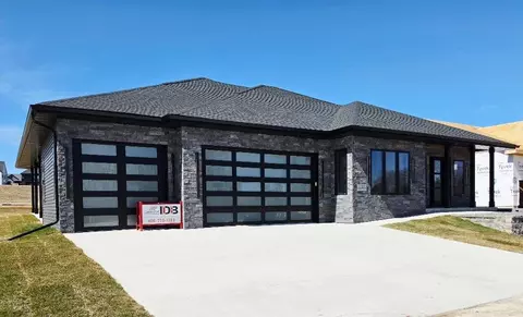 2015 Wellington Pl, Cottage Grove, WI 53527