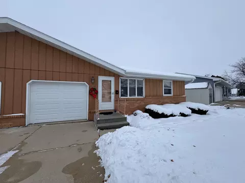 2715 6th Ave, Monroe, WI 53566