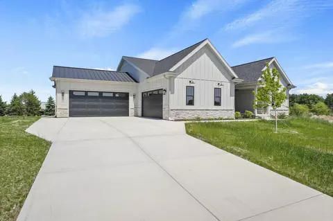 6854 Karolina Way, Sun Prairie, WI 53590
