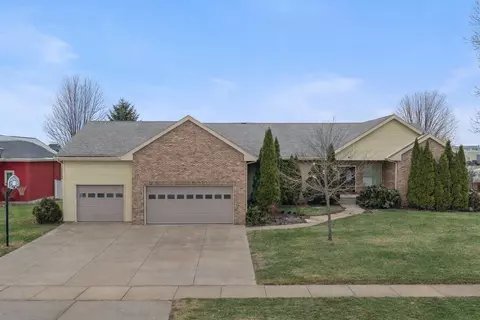 2026 Stonehaven Dr, Sun Prairie, WI 53590