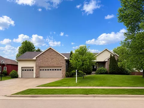 2026 Stonehaven Dr, Sun Prairie, WI 53590