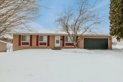 332 Pleasant St, Lake Mills, WI 53551