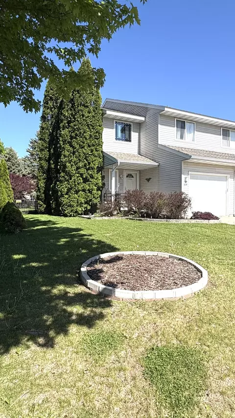 529 Kings Lynn Rd, Stoughton, WI 53589