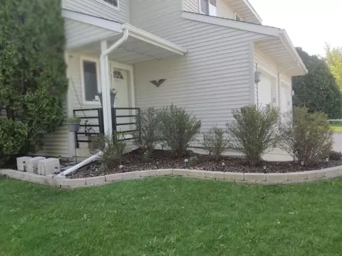 529 Kings Lynn Rd, Stoughton, WI 53589