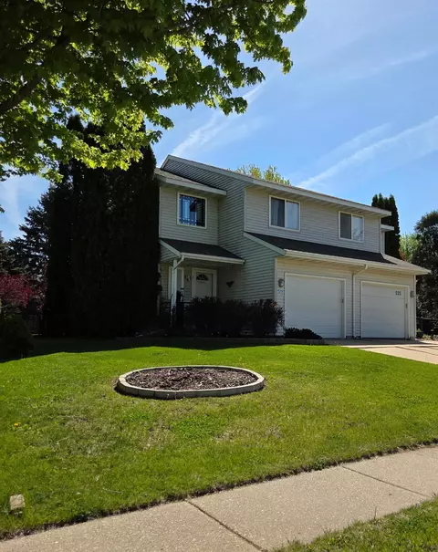 529 Kings Lynn Rd, Stoughton, WI 53589