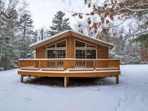 w6017 Howe Lane, New Lisbon, WI 53950