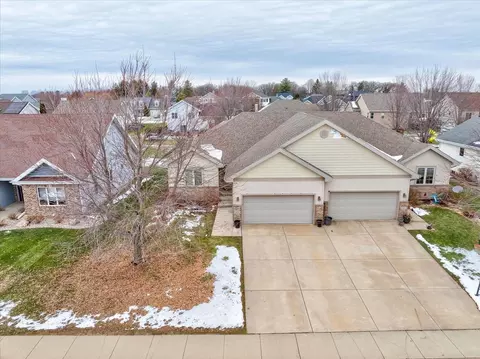 829 Oregon Parks Ave, Oregon, WI 53575