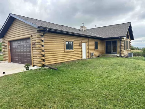 n677 Hoover Road, Oconomowoc, WI 53066