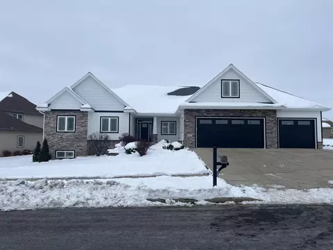1197 Pinehurst Dr, Verona, WI 53593