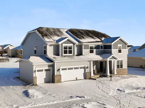 908 Yorktown Rd, Deforest, WI 53532