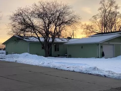 2610-2612 Blarney Stone Dr, Beloit, WI 53511
