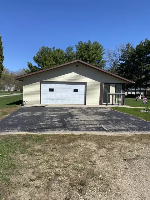 Exterior - w1026 Laurie Lane, Montello, WI 53949 photo 2 of 10