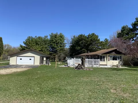 Exterior - w1026 Laurie Lane, Montello, WI 53949 photo 3 of 10