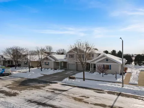 6725 Reston Heights Dr #3, Madison, WI 53718