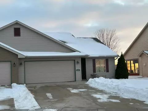 220 Brooke Dr, Omro, WI 54963