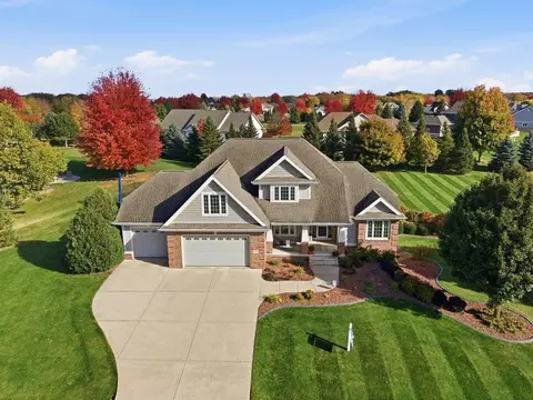 6399 Irving Dr, Sun Prairie, WI 53590