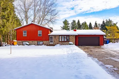1719 Bell View Rd, Stoughton, WI 53589