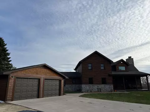 7063 Mountain Rd, Pickett, WI 54964