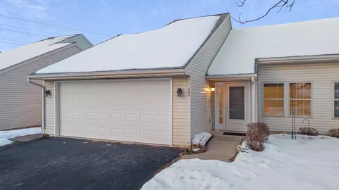 535 E Slifer St, Portage, WI 53901