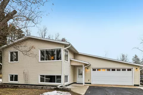 859 Dorothy Dr, Portage, WI 53901