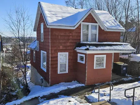 308 Academy St, Elroy, WI 53929