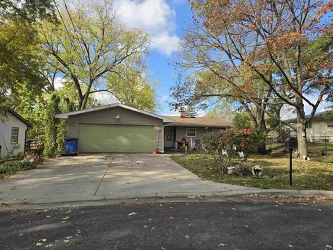 2914 Hambrecht Rd, Middleton, WI 53562