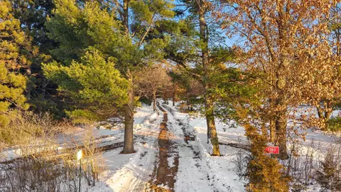 3258 8th Ave, Wisconsin Dells, WI 53965