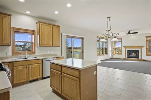 3026 Saddle Brooke Trl, Sun Prairie, WI 53590