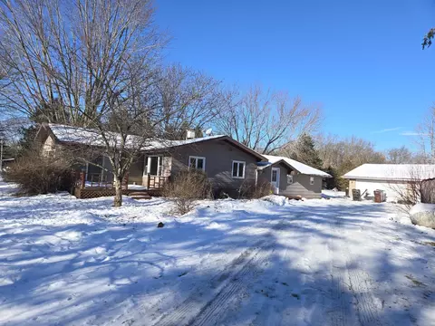 464 Fawn Ct, Oxford, WI 53952