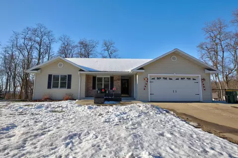 2245 Sunset Dr, Reedsburg, WI 53959
