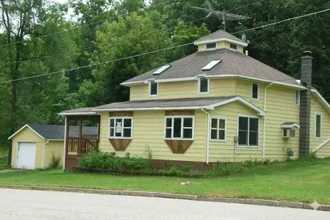 100 Main St, Camp Douglas, WI 54618