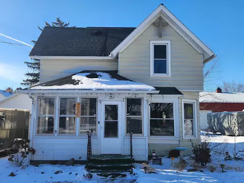 205 N Maple St, North Freedom, WI 53951