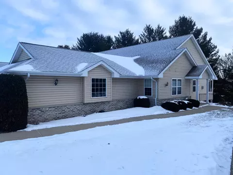 122 Summit Ct #2502, Columbus, WI 53925