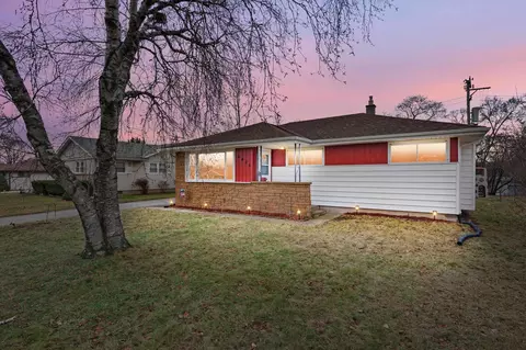 5405 W Hemlock Rd, Milwaukee, WI 53223