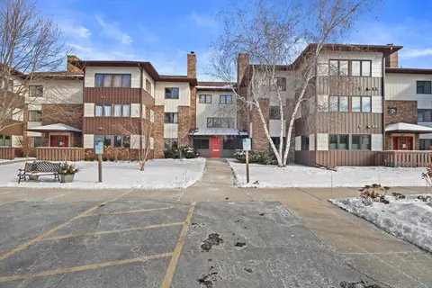 17 Maple Wood Ln #303, Madison, WI 53704