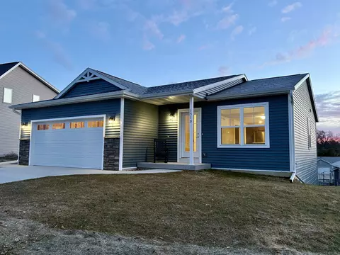 1510 Wedgewood Dr, Watertown, WI 53098