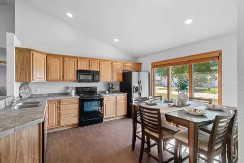 4229 Baybrook Dr, Janesville, WI 53546