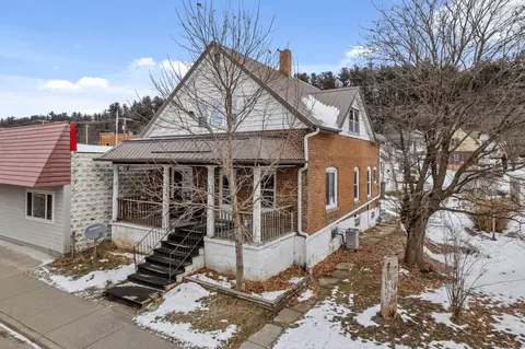 104 Center St, Wonewoc, WI 53968