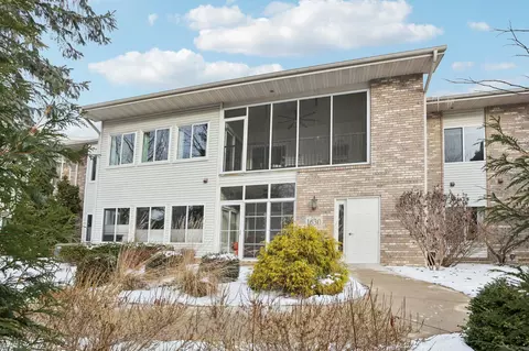1630 Wheeler Rd #102, Madison, WI 53704