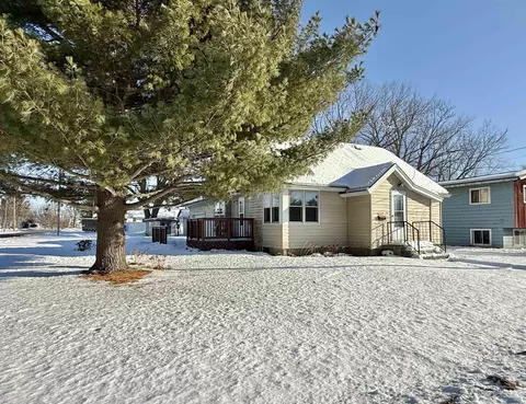 702 E 8th Ave, Brodhead, WI 53520