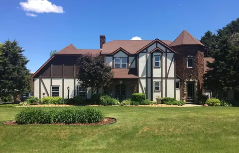 2790 Star Crest Trl, Sun Prairie, WI 53590