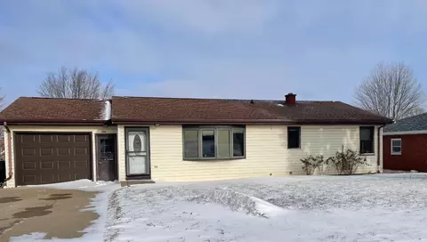 230 St Ann Ave, Dickeyville, WI 53808